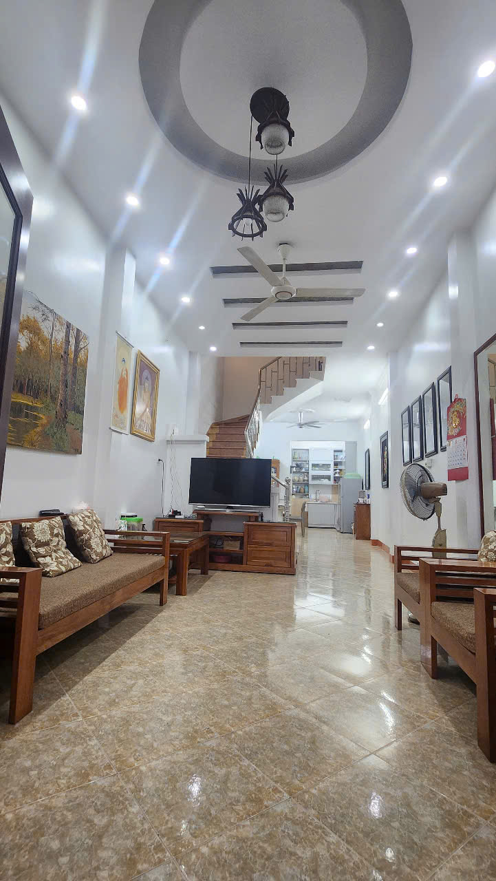  Nhà đẹp P Phúc Tân-Hoàn Kiếm-Hà Nội, 4 tầng, ô tô đỗ cửa, sân cổng, ba bước tới hồ Hoàn Kiếm 