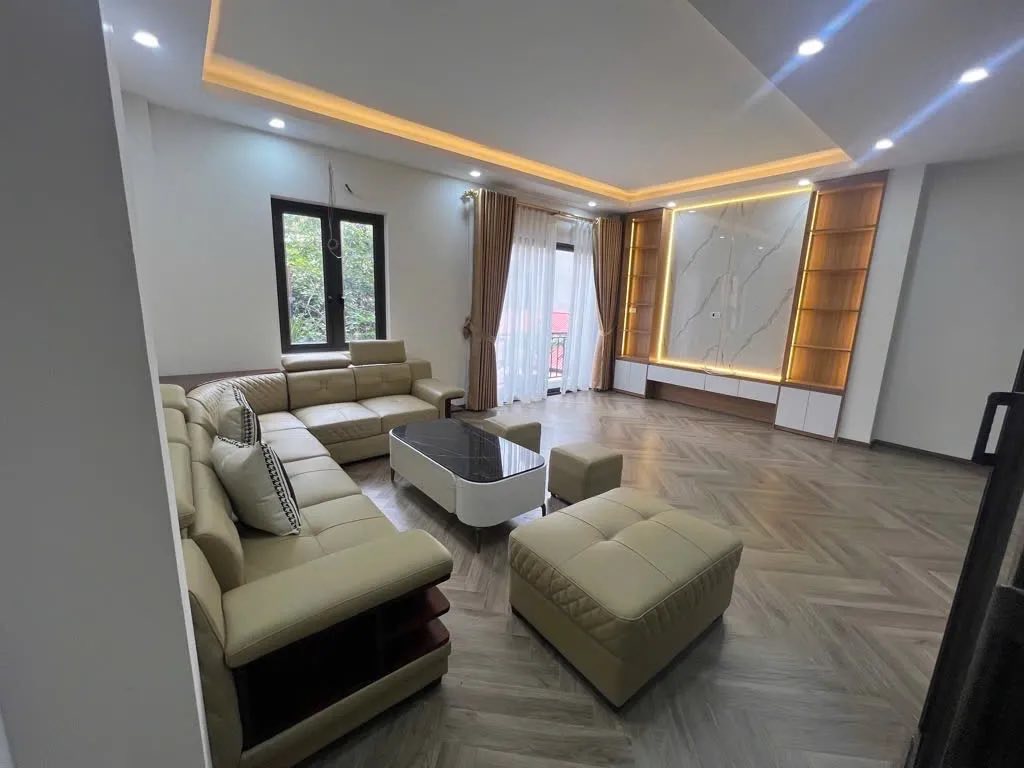  Bán Nhà Hoàng Như Tiếp 45m2 6T, Thang Máy, Ô Tô Đỗ Cạnh Nhà, Cạnh BV Tâm Anh - 11.x Tỷ 