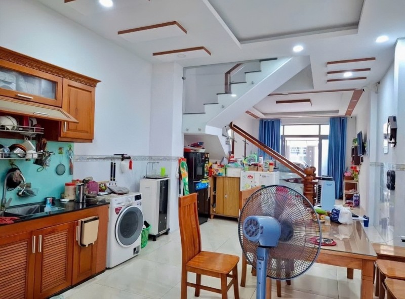  Bán nhà ngõ 9 Trường Thọ, Thủ Đức. 75m2, 3 tầng, 3PN, SH. Giá 6.85  tỷ. LH: 0933125879 