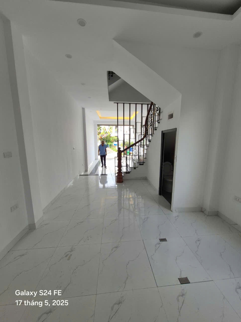  NHÀ ĐẸP, VỊ TRÍ ĐẸP, Ô TÔ ĐỖ CỬA, NGAY HỒ ĐIỀU HOÀ, GIAO THÔNG THUẬN TIỆN, NGẬP TRÀN TIỆN ÍCH, GIÁ QUANH 4 TỶ 