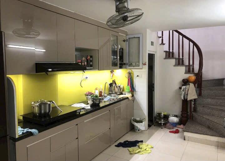  Cho thuê nhà Cầu Bươu, Hà Đông 4.5 tầng x 35m2, 4 ngủ, 3 WC, 9 Triệu KD onl, VP Cty, ở gđ 