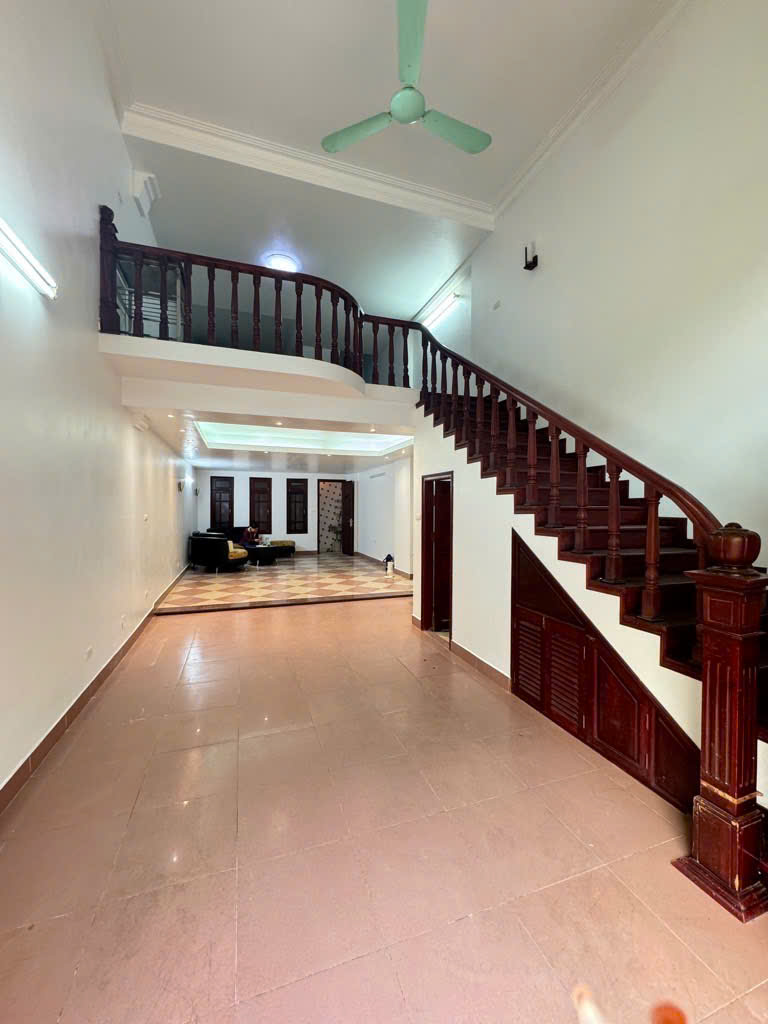  Nhà Trần Cung - 81m2 x 5 tầng - Gara ô tô - 30m ra phố - Gần BV E 