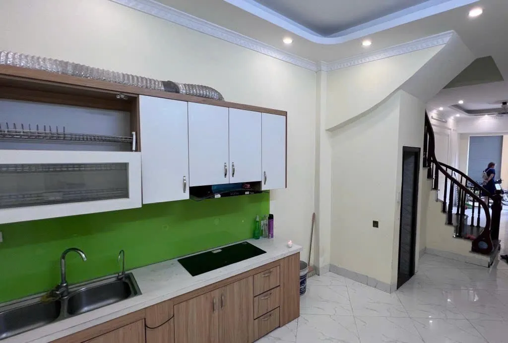  NHÀ MỚI Phố  Ngọc Thụy NGÕ THÔNG Ô TÔ 35 m2 X 5 tầng, 8.7 tỷ Long Biên. 
