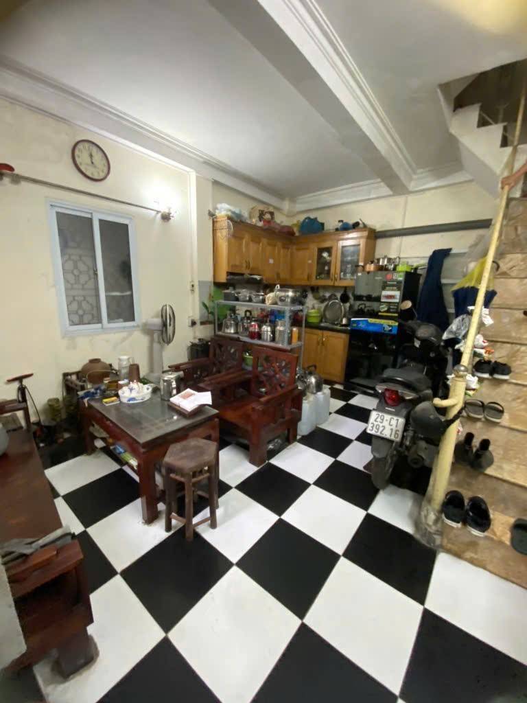  TRUNG TÂM ĐỐNG ĐA – NHÀ ĐẸP GIÁ TỐT – NGÕ RỘNG BA GÁC VÀO TẬN NHÀ (30m² x 3 tầng – Giá chỉ 4.6 tỷ) 