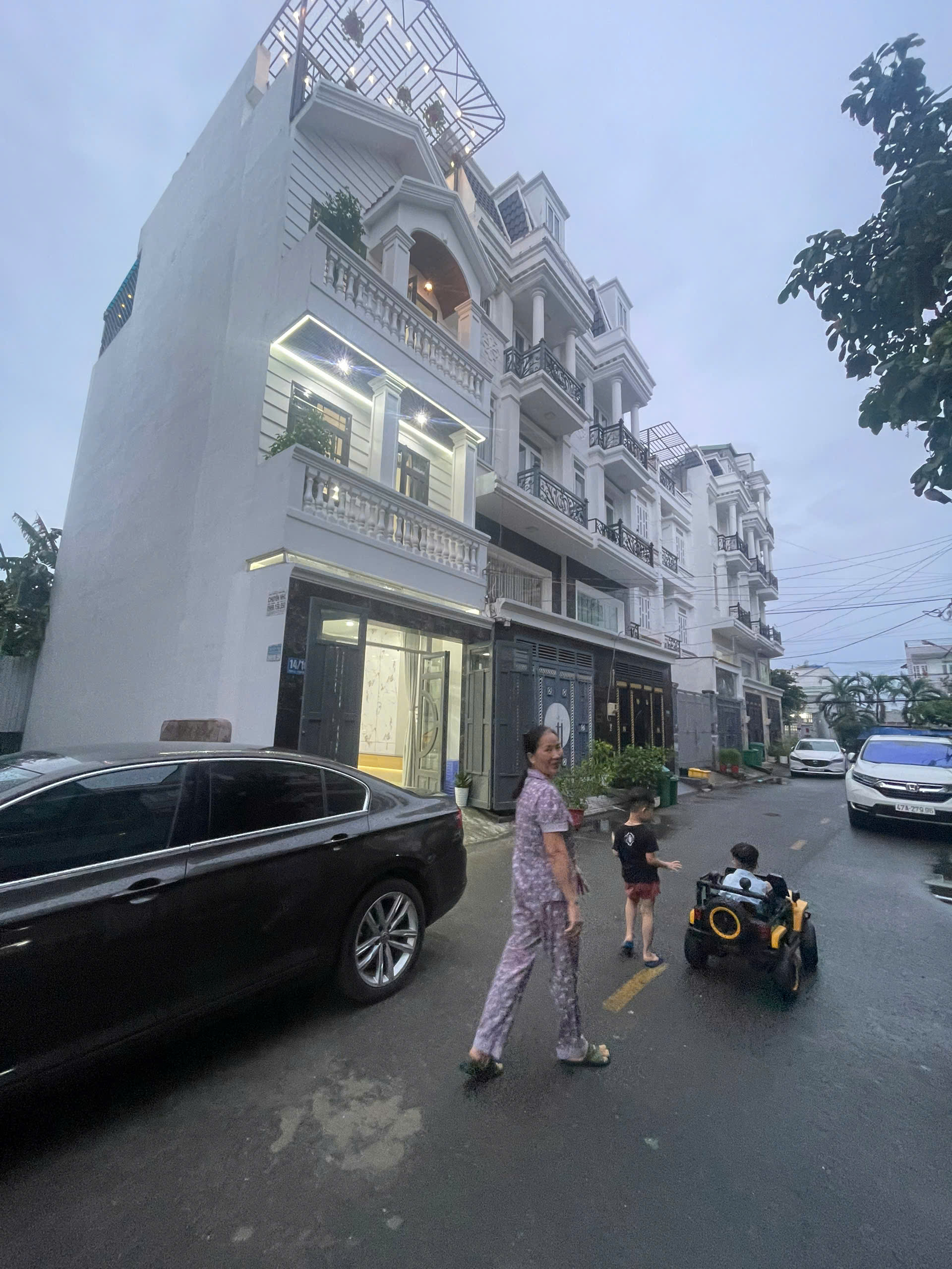  NHÀ SIÊU PHẨM, KHU DÂN CƯ VĂN MINH, ĐƯỜNG 9M CÓ VỈA HÈ, XE HƠI ĐẬU 