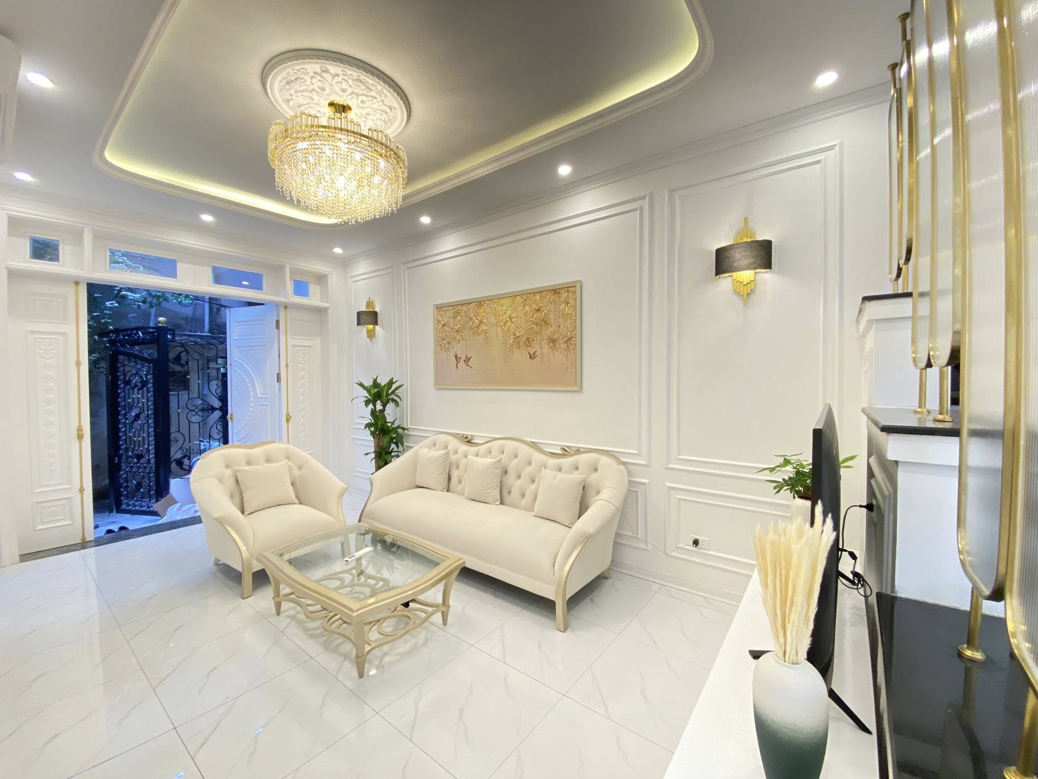  Bán nhà Nguyễn Hữu Huân, 86m2, 6 tầng, mặt tiền 4.2m, 59.5 tỷ, ngõ rộng thoáng, kinh doanh đỉnh 