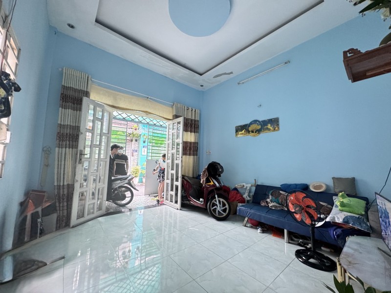  Bán gấp trong tuần,nhà Thủ Đức, CĂN GÓC,SHR đường xe hơi,giá đầu tư 