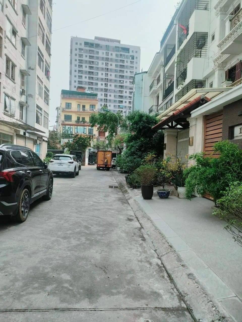  Bán biệt thự Tây Hồ – không gian sống đẳng cấp, ô tô vào nhà, 120m chỉ 30 tỷ 