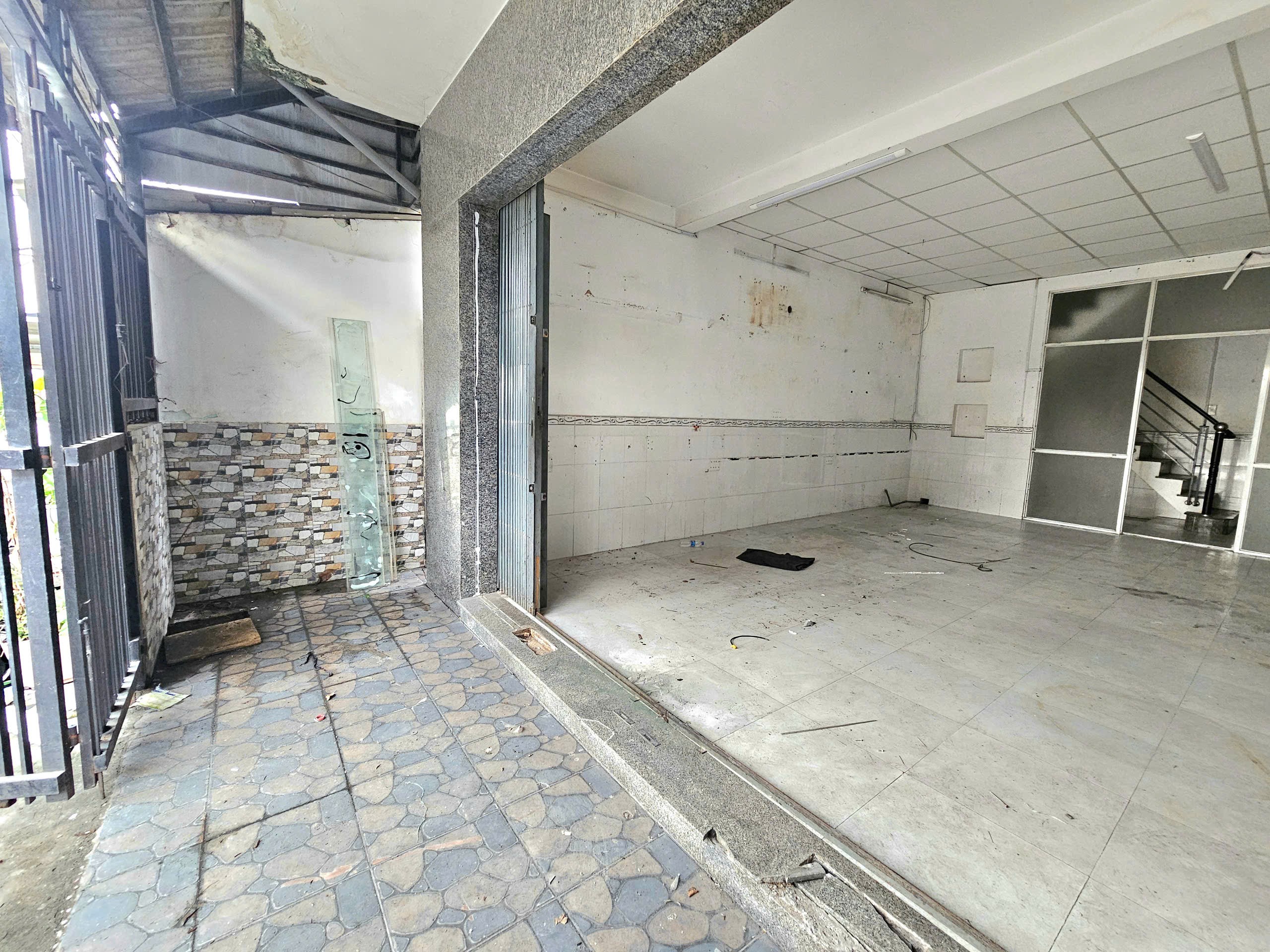  Cho thuê nhà mặt tiền Cây Keo, P. Tam Phú, 4x13m, 1 trệt, 1 lầu, 1pn,1wc,12tr 