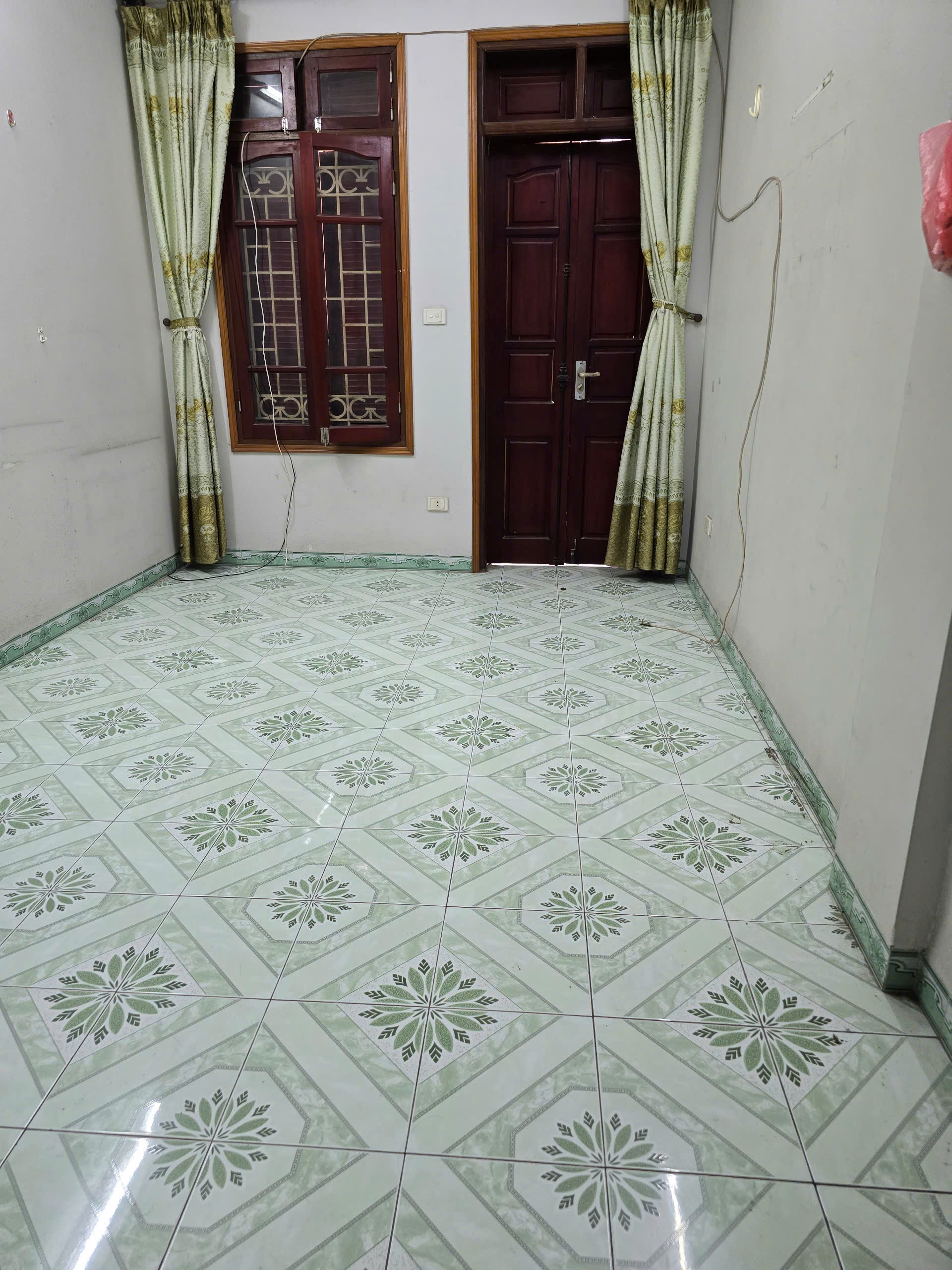  Cho thuê nhà nguyên căn 529 Kim Ngưu, 40m2 x 4 tầng,5 ngủ,3 wc, 16 triệu/tháng 