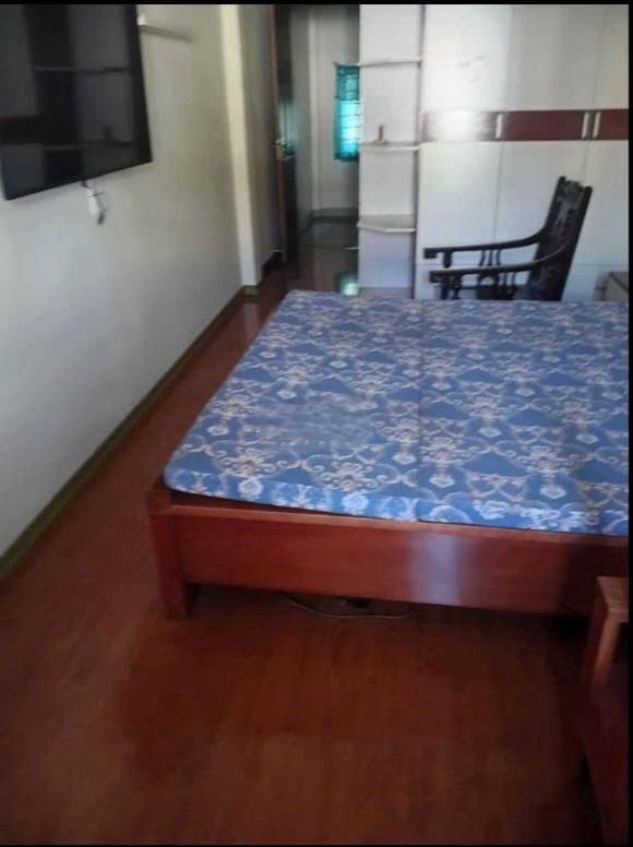  Cho thuê nhà Phố Lĩnh Nam, 5 tầng x 32m2, 3 ngủ, 4 WC, 11 Triệu Full đồ 