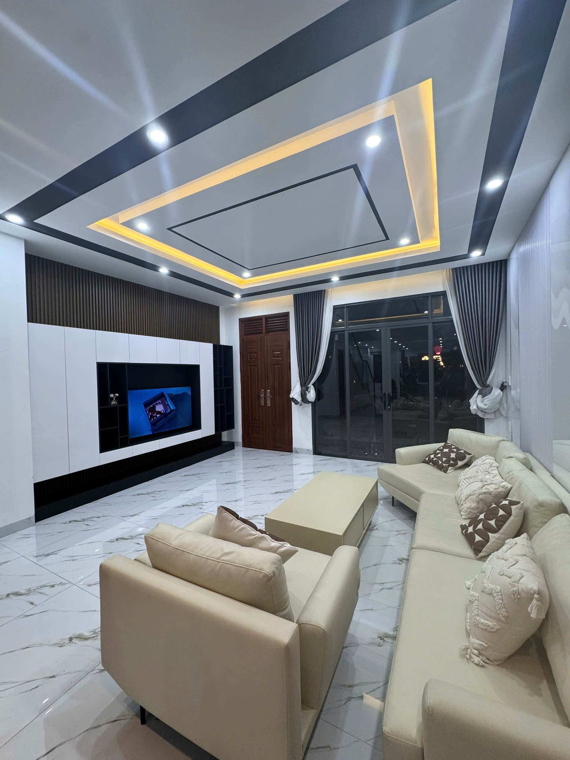  ???? CHO THUÊ VILLA CAO CẤP MẶT TIỀN ĐẸP – KHU ĐÔ THỊ SINH THÁI ECOGARDEN – TP. HUẾ ???? 