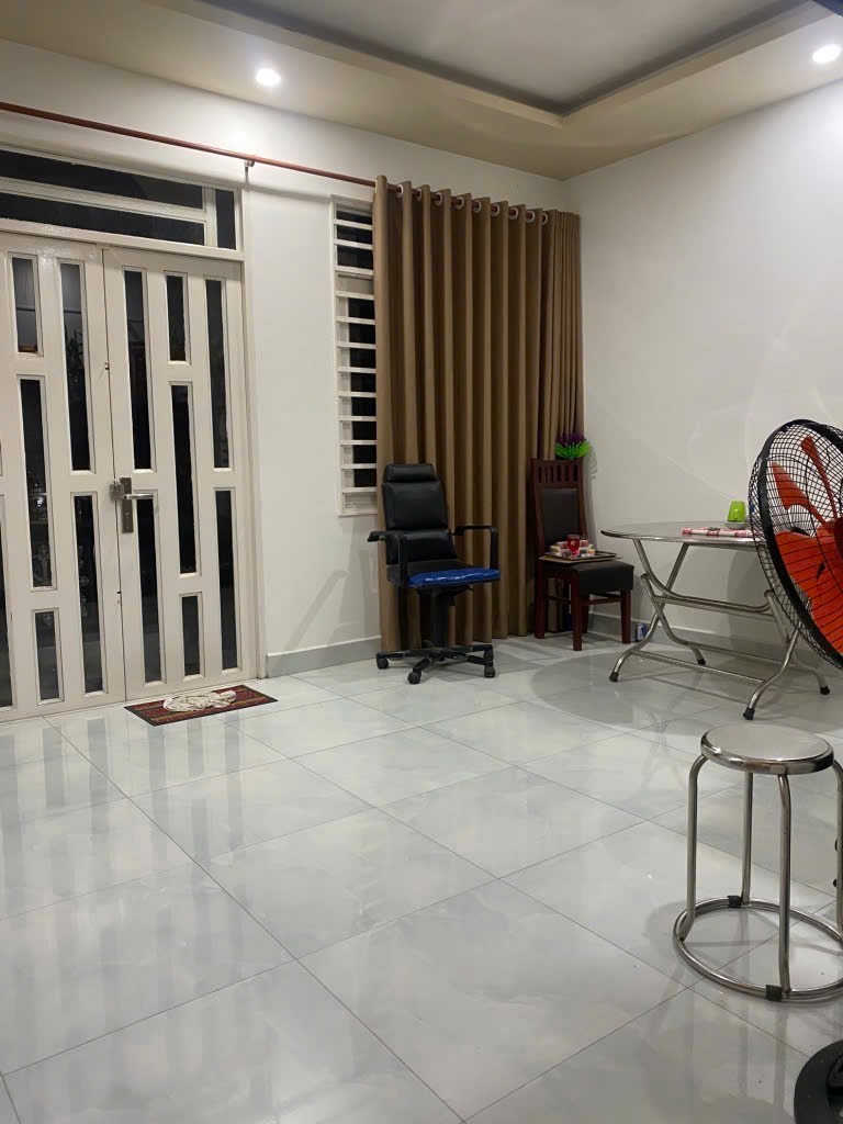  Bán Gấp Nhà Trong Ngõ Đường Đặng Nhữ Lâm, Nhà Bè: 70m2, 4 Tầng, 4 Phòng Ngủ, Sổ Đỏ Chính Chủ, Giá Chỉ 6.9 Tỷ - Cơ Hội An Cư Lập Nghiệp! 