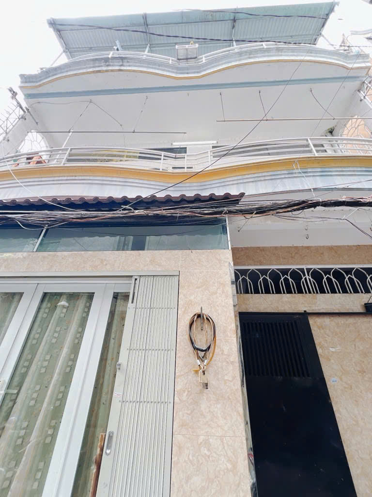  SÁT MẶT TIỀN XÓM CHIẾU DIỆN TÍCH 50 M2 
CÓ 5 TỶ  TRUNG TÂM Q4 