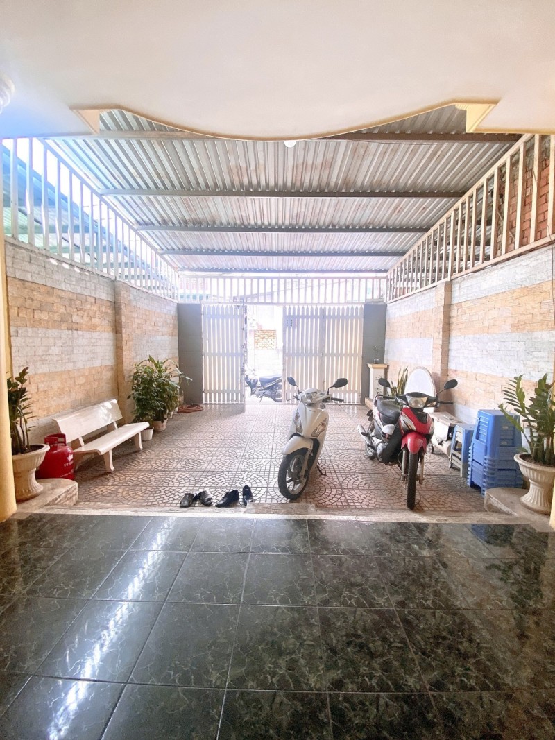  Bán nhà Linh Trung, Thủ Đức,  đường Số 3, DT 142m2, 3PN, SH, 7.45 tỷ. LH: 0933125879 