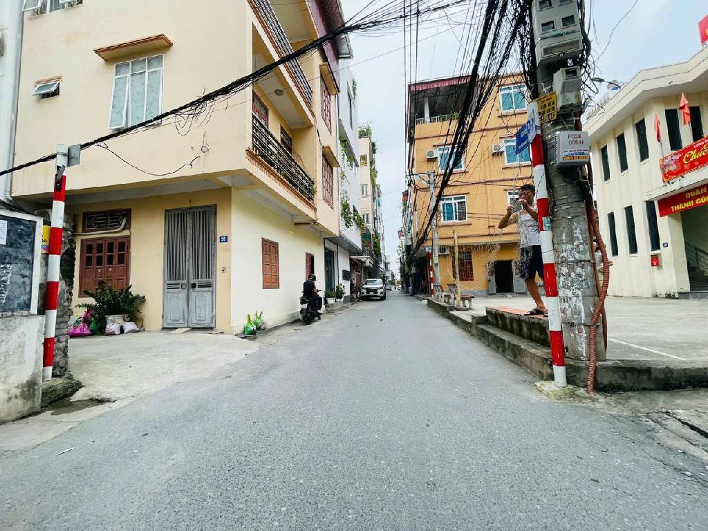  SIÊU PHẨM NHÀ ĐẸP Ô TÔ NGỦ TRONG NHÀ - Ô TÔ 07 CHỖ LÙI TẬN CỬA - PHÂN LÔ QUÁ TUYỆT - GIÁ CỰC HIẾM TRÊN THỊ TRƯỜNG 