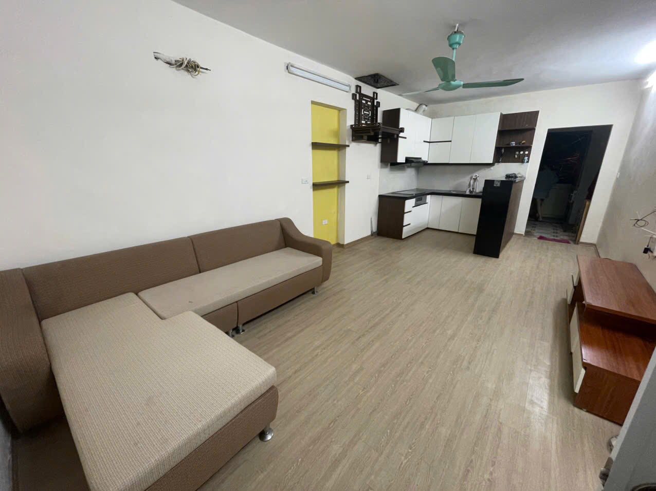  Cho thuê Tập thể tầng 2 Kim Liên, 65m2, 2 ngủ, Full đồ, 9 Triệu có thương lượng 