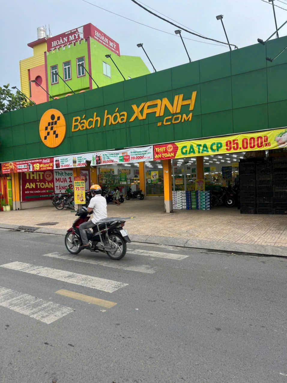 NHÀ MT CHỢ CHỮ S TRẦN VĂN MƯỜI, HÓC MÔN ĐANG CHO THUÊ BÁCH HÓA XANH 