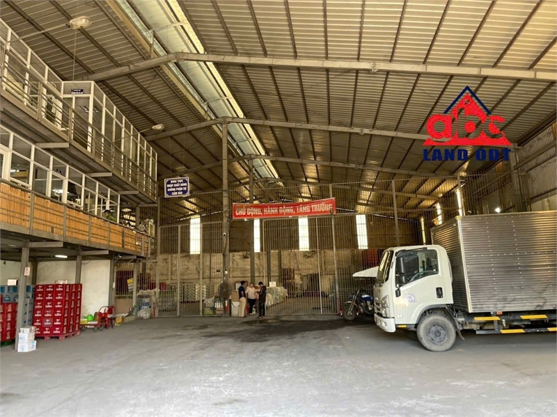  XT448 nhà xưởng, dân cư đông đúc, thuận lợi làm kho chứa hàng, lưu trữ hàng hóa 