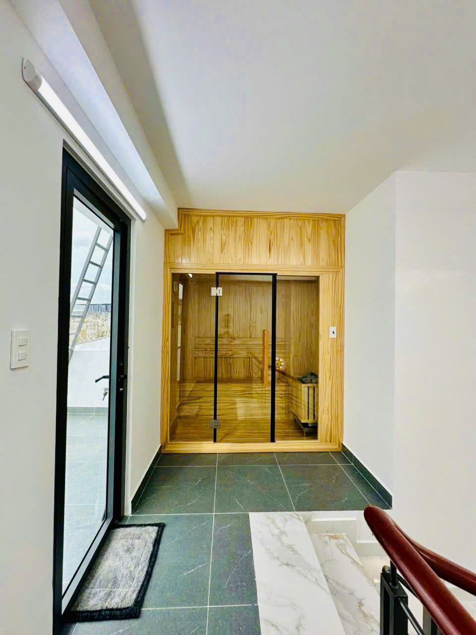  Bán nhà đẹp Phan Huy Ích, 4 tầng, hẻm 8m thông, ngang 4,5m phù hợp ở & kinh doanh giá 11 tỷ ++ 