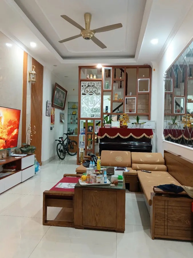  Bán Nhà Phố Vũ Hữu, Ngõ Rộng, Sát Phố, Cực Hiếm Nhà Bán Chỉ 19 Tỷ 5 