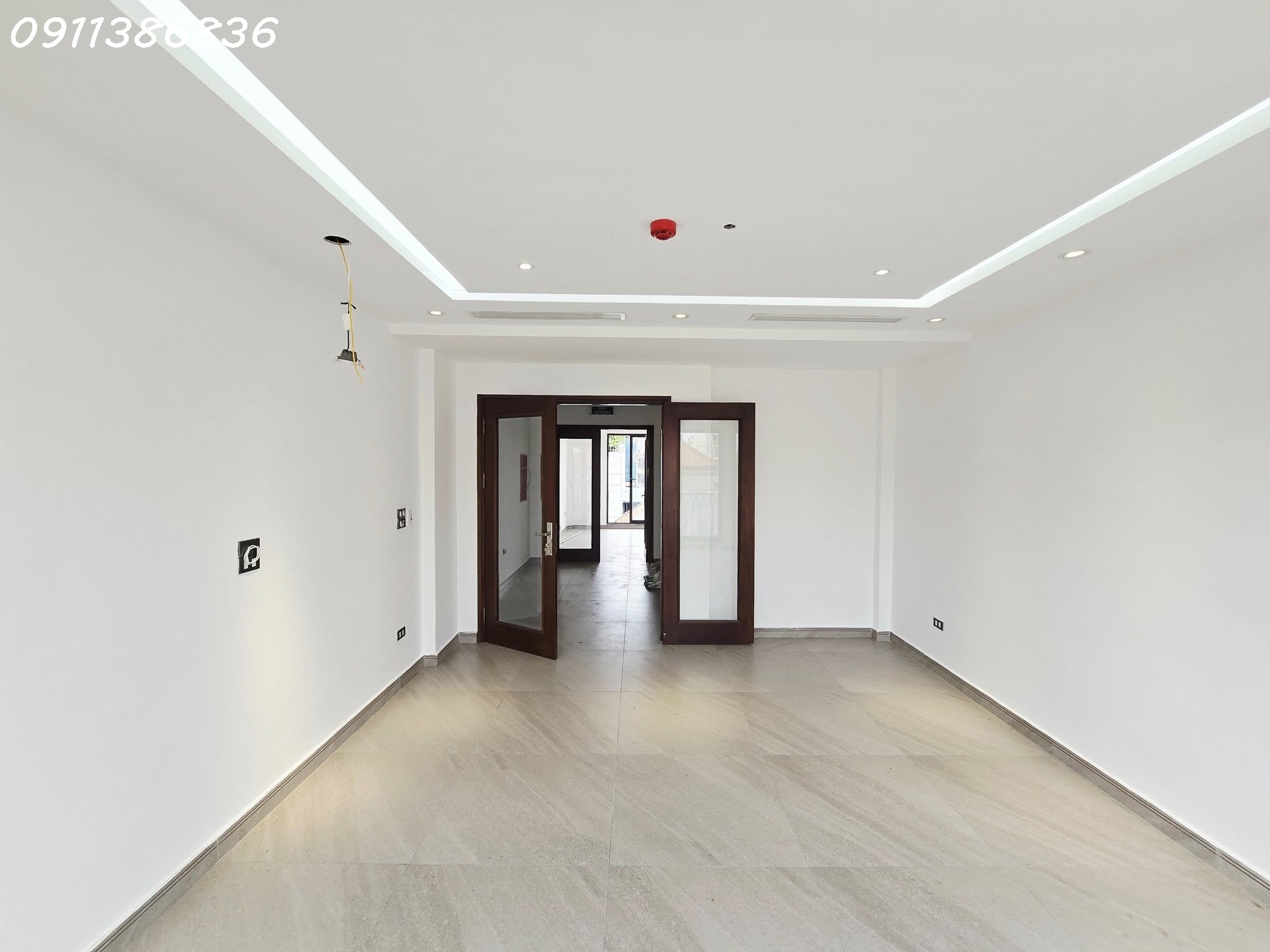  ????Cực phẩm????HOÀNG QUỐC VIỆT Phân lô 65m 7T Thang máy, Gara Ô tô, 31.8 tỷ 