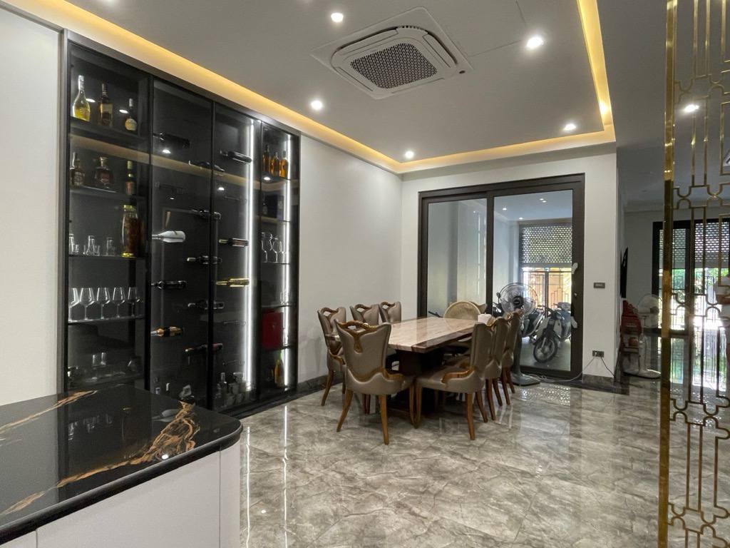  Bán nhà Hồ Tây, 6 tầng thang máy, diện tích rộng 120m, nhỉnh 24 tỷ 
