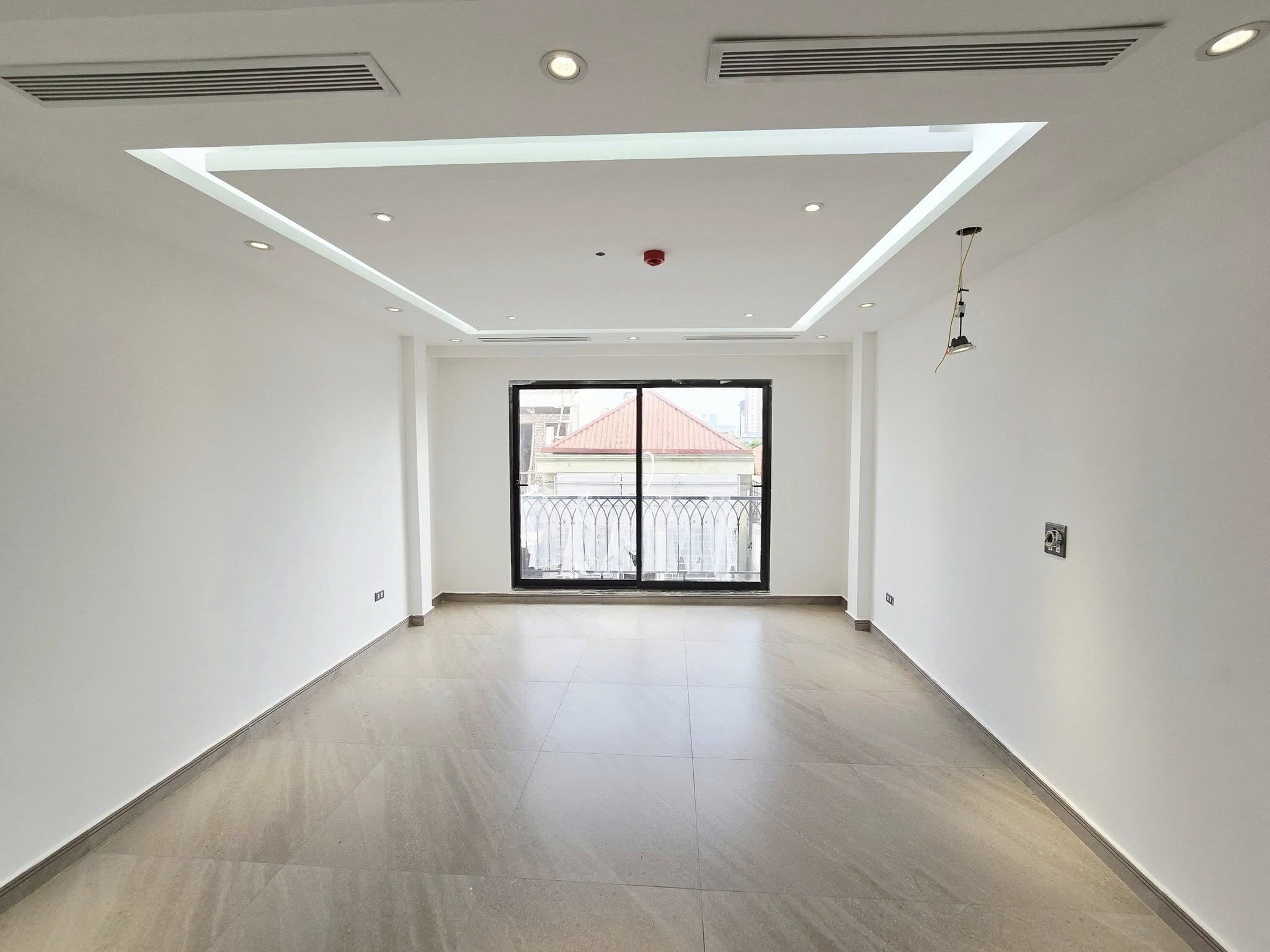  BÁN NHÀ HOÀNG QUỐC VIỆT, CẦU GIẤY - 65M² x 7T THANG MÁY - Ô TÔ TRÁNH - KINH DOANH 