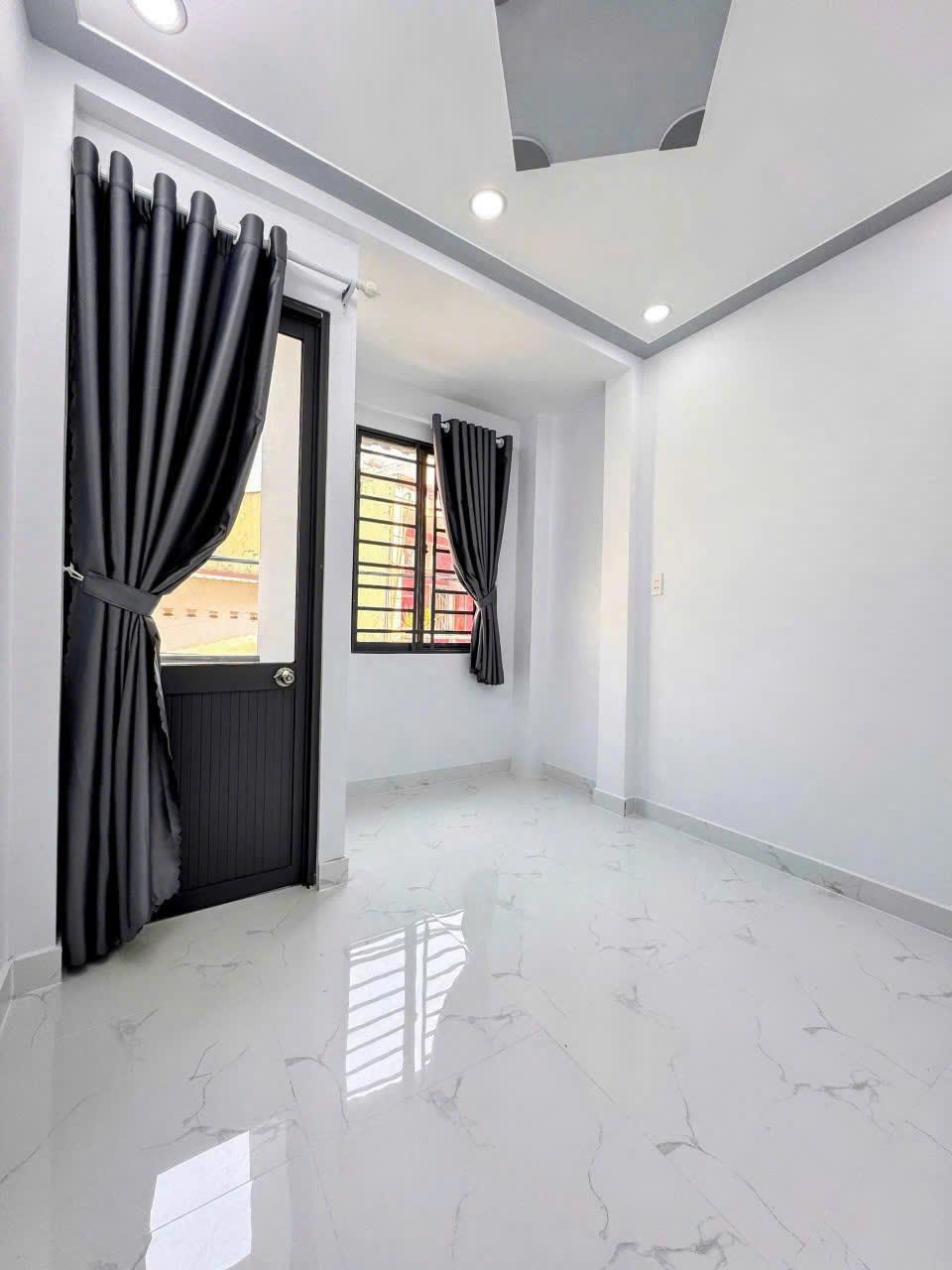 NHÀ ĐẸP GIÁ TỐT – TRUNG TÂM Q.6 – VỀ Ở NGAY 
