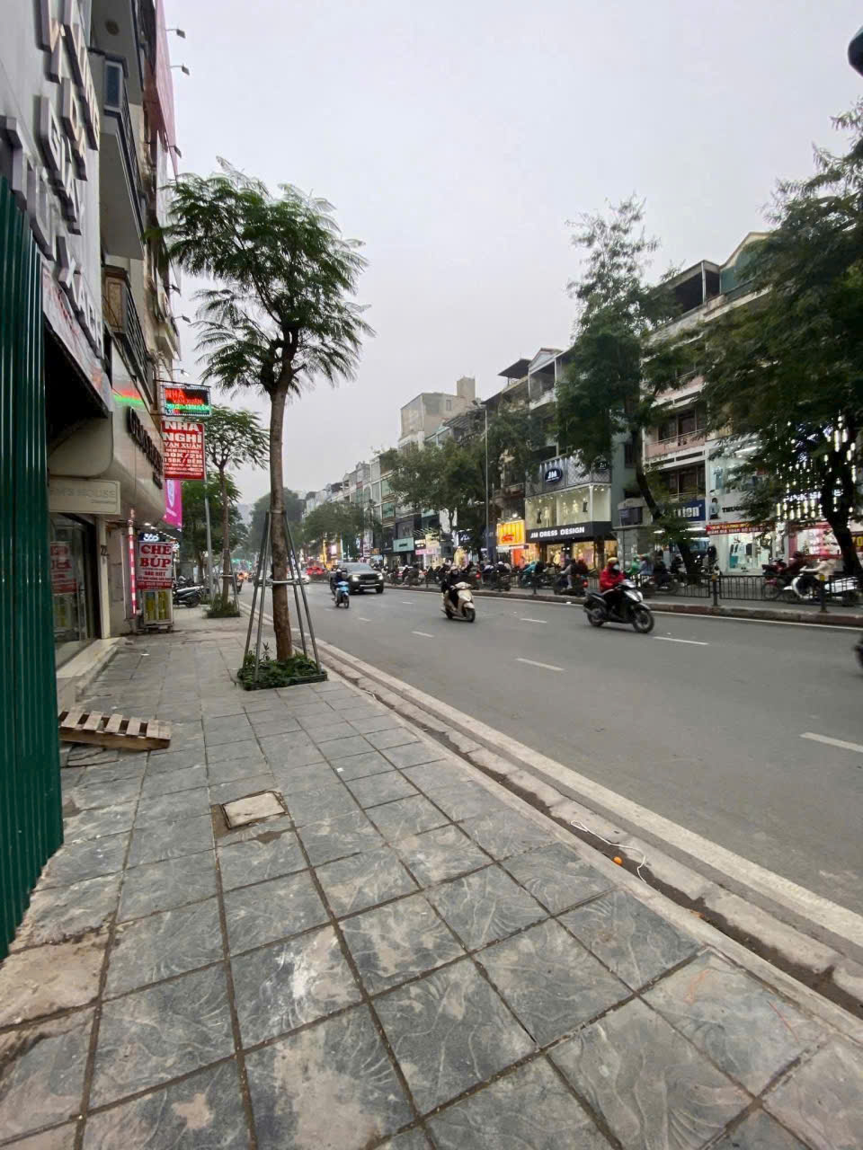  ????????????MẶT PHỐ KINH ĐÔ THỜI TRANG, TT Q ĐỐNG ĐA, KINH DOANH  CỰC ĐỈNH. LÀ EM PHỐ CHÙA BỘC 