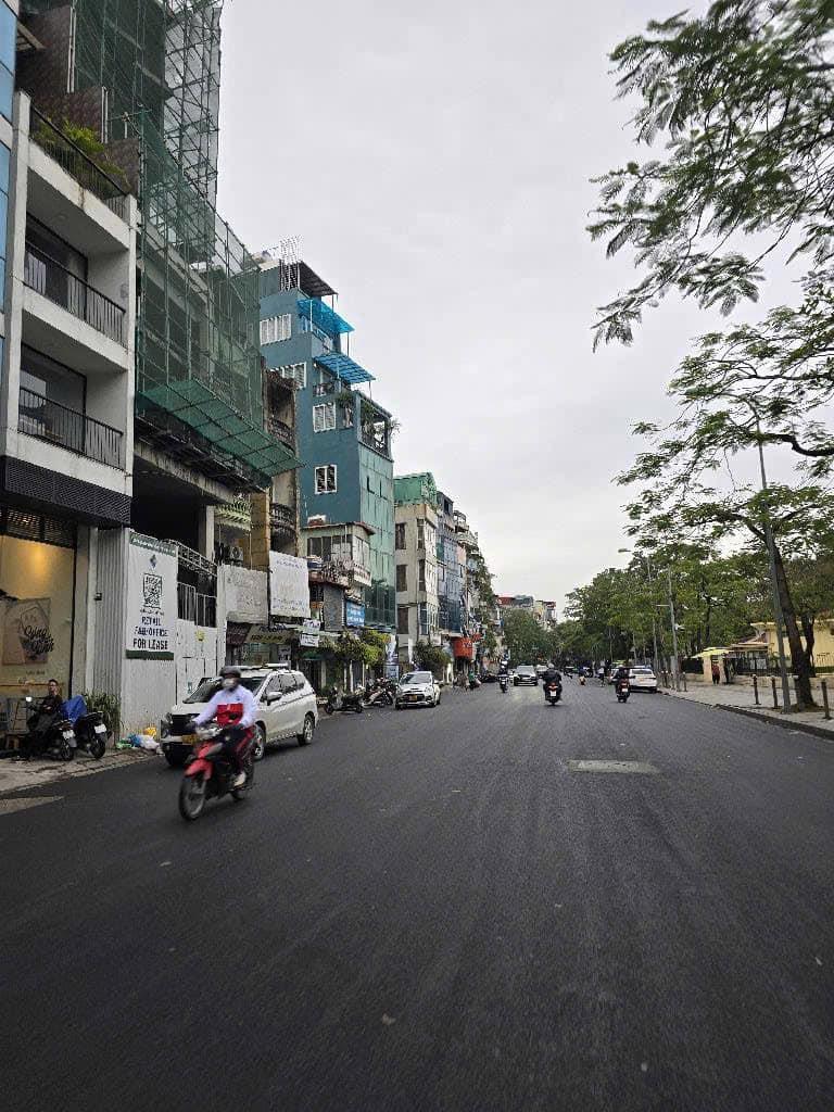  BÁN NHẦ MẶT PHỐ NGỌC HÀ – HIẾM– VÀI BƯỚC CÔNG VIÊN BÁCH THẢO – LĂNG BÁC 75M 20TỶ 