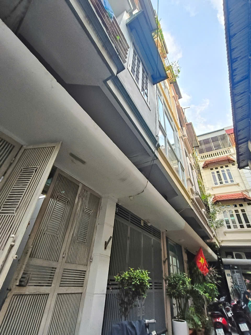  BÁN GẤP NHÀ PHÂN LÔ – Ô TÔ ĐỖ CỬA – 30M RA PHỐ – KINH DOANH TỐT - DÒNG TIỀN ỔN ĐỊNH - GIÁ CHỈ NHỈNH 11 TỶ 