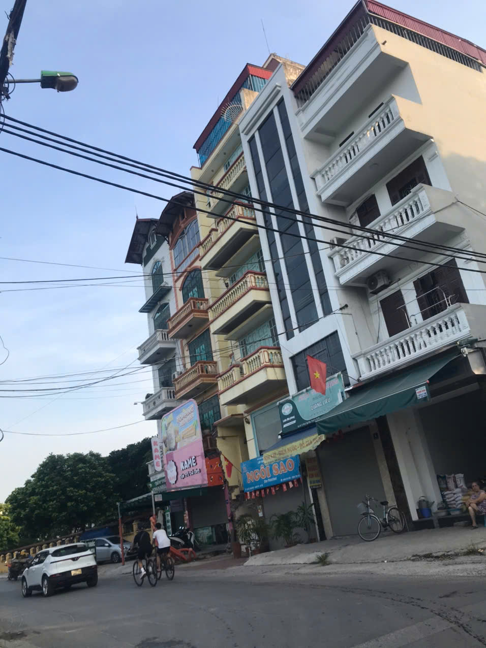  TT HUYỆN THANH TRÌ, LÔ GÓC 2 MẶT THOÁNG KINH DOANH - Ô TÔ VÀO NHÀ 40m2/ 5 TẦNG HƠN 5 Tỷ 