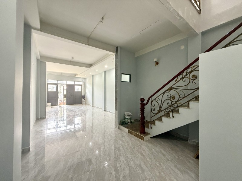  Bán nhà trong ngõ Bình Chiểu, Thủ Đức. DT 74m2, 4 tầng, 6PN, SH. Giá 7.35  tỷ. LH: 0933125879 