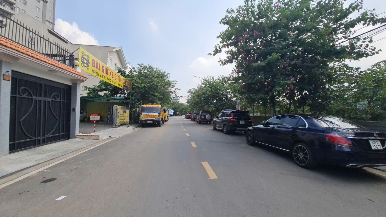  Ban nha mt nam hoà phường phước long A, q9 . TP Thủ Đức ,DTcn : 160m2.  3 lầu - 14,5 tỷ 
