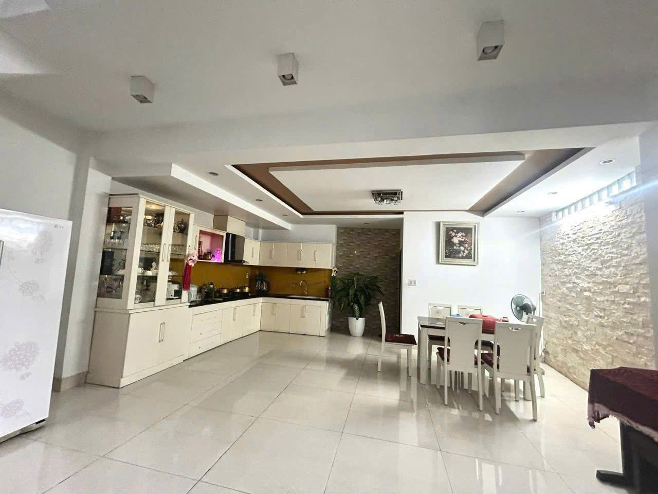 CHO THUÊ NHÀ 3 TẦNG MẶT TIỀN - KHUÊ TRUNG, CẨM LỆ 