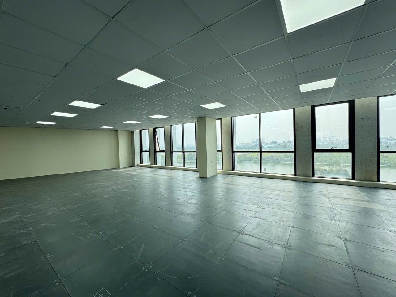  ????BÁNTOÀ VĂN PHÒNG 9 TẦNG MẶT PHỐ HỒNG TIẾN 40M – VIEW CẦU TRẦN HƯNG ĐẠO – ĐẸP NHẤT LONG BIÊN????
Hồng Tiến 474m² – 9 tầng (7 nổi, 2 hầm) – Mặt tiền 18m – Giá 258 tỷ 