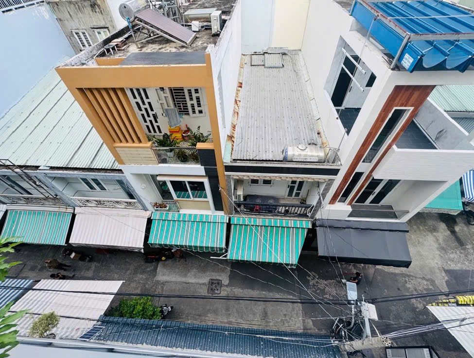  BIỆT THỰ NGANG KHỦNG 8M – NGAY CHỢ VẢI PHÚ THỌ HÒA – 2 LẦU – 152M² – NHỈNH 18 TỶ.

.









































.









































 