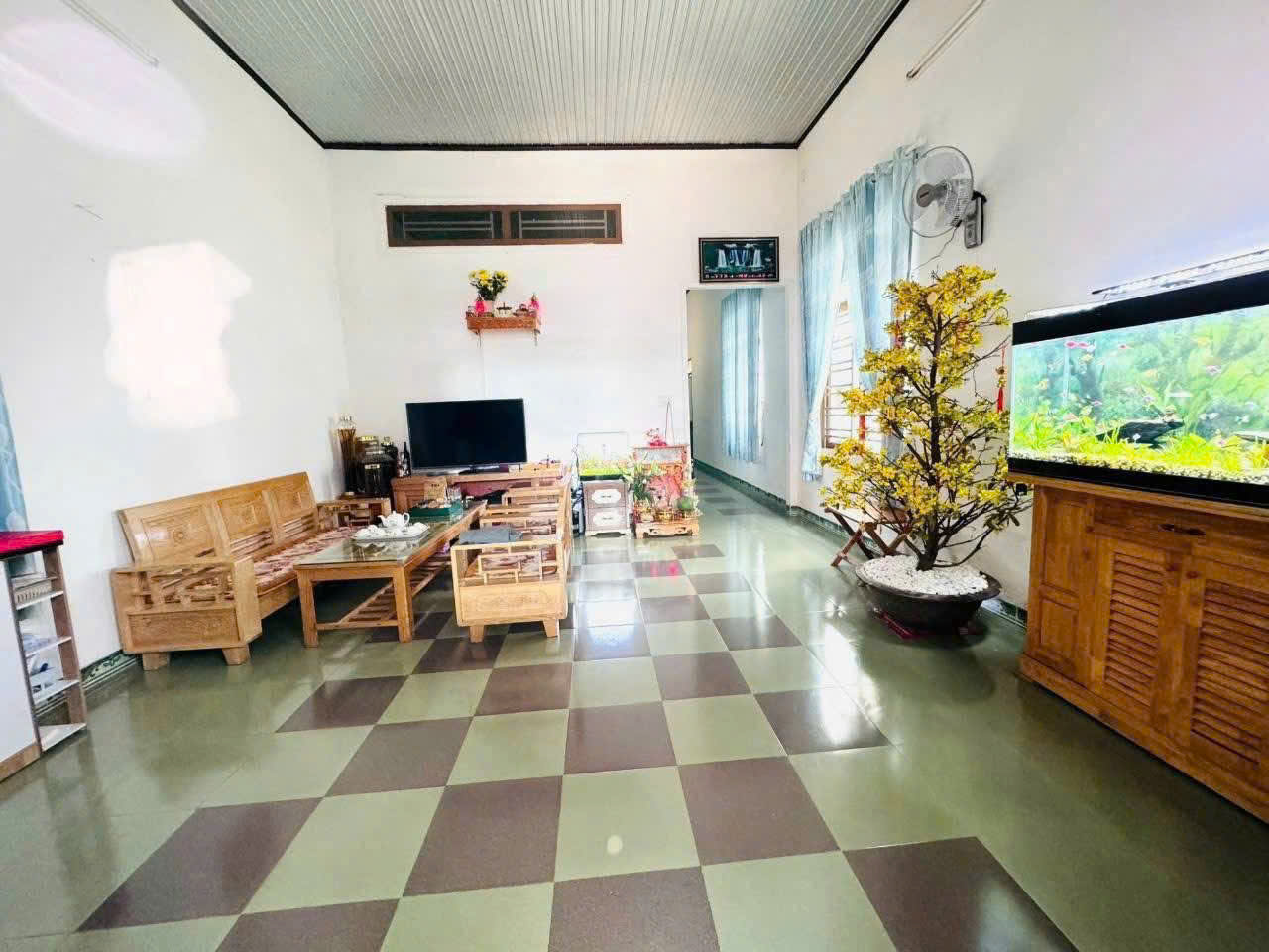 Cần bán Căn Nhà Hẻm 81 Y Wang ngay Bách Hóa Xanh
( NGÃ BA Y WANG - MAI THỊ LỰU )
cách ĐH Tây Nguyên chỉ 300- P. Eatam cũ Giá 2ty750 