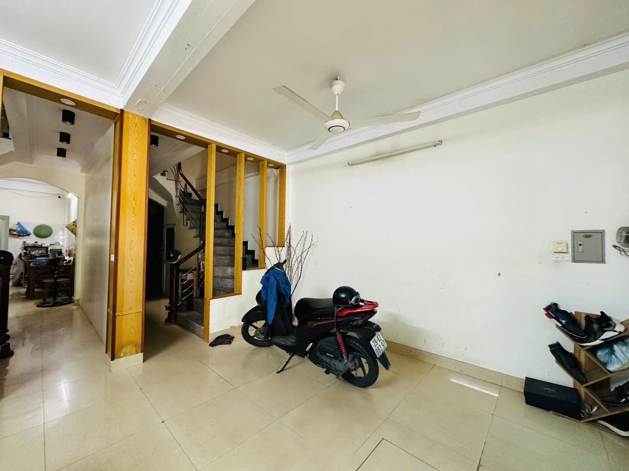  ???? BÁN NHÀ MẶT NGÕ SAU PHỐ NGÔ GIA TỰ – LONG BIÊN VỈA HÈ – Ô TÔ TRÁNH – KINH DOANH ĐỈNH ????
???? Diện tích 60/65m² – Mặt tiền 5m – Giá 15.x tỷ 