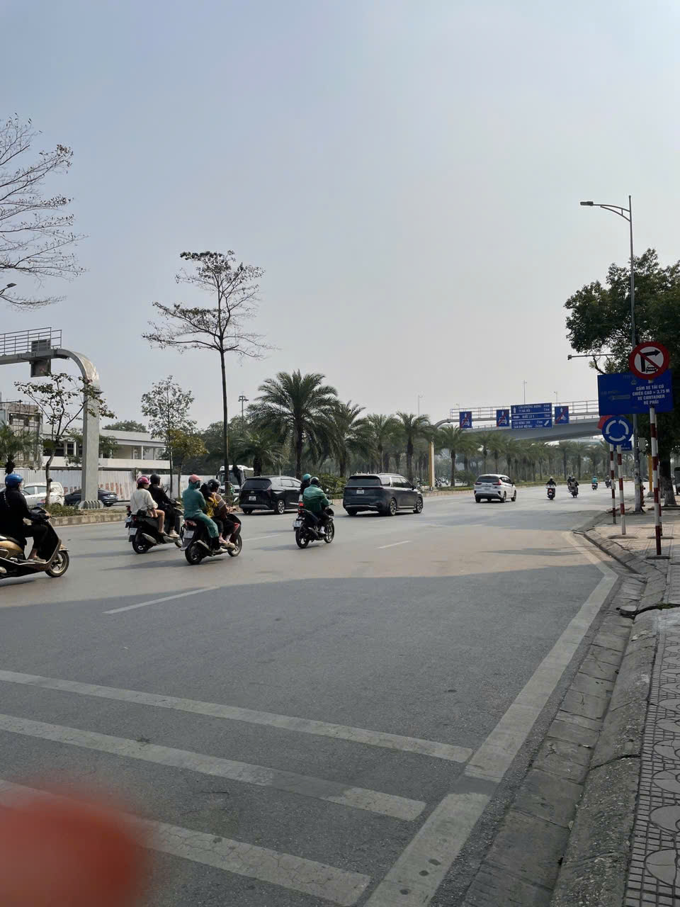  BÁN NHÀ CHỈ 5M RA PHỐ NGÔ GIA TỰ - LONG BIÊN – GIÁ CHƯA ĐẾN 100TR/M² – CỰC HIẾM ????

???? Diện tích 130m² – Mặt tiền 5.9m – Giá chỉ 11.5 tỷ 
