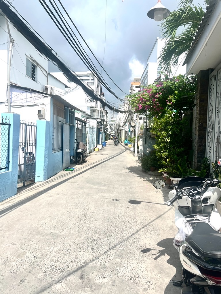  Bán Gấp Nhà Hẻm Dien Tich To Huỳnh Tấn Phát, Quận 7: 76m2, 3 Tầng, 5PN, Đông, Giá 6.8 Tỷ, 