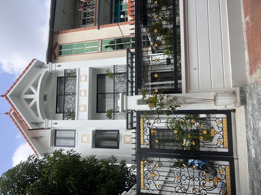  PHỐ HOA LÂM,LONG BIÊN 18tỷ 130m,NHÀ ĐẸP XÂY Ở KIÊN CỐ,GẦN PHỐ 