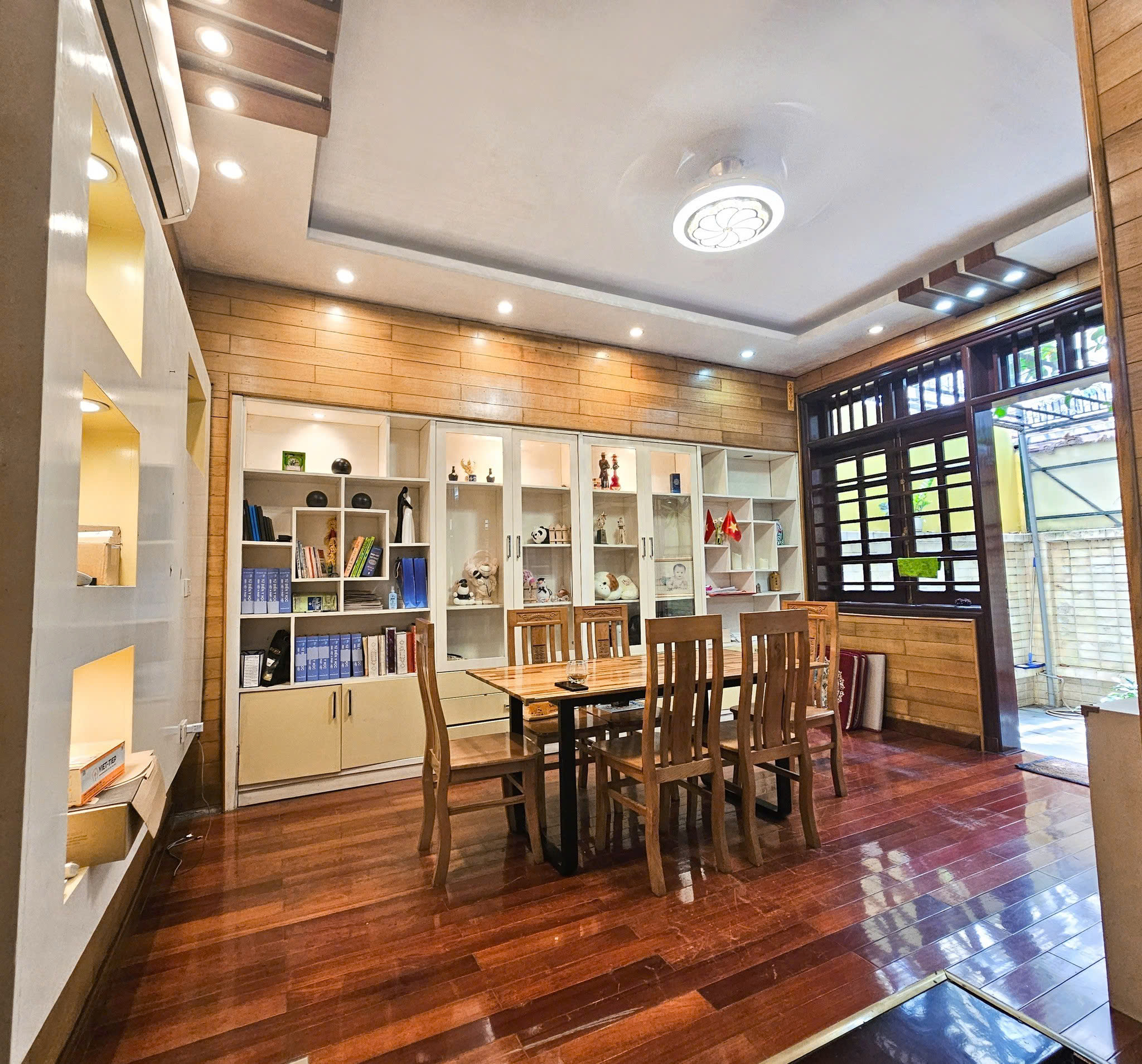  BÁN BIỆT THỰ KĐT MỄ TRÌ THƯỢNG, NAM TỪ LIÊM - 216M² - MT 12M - HỒ CÁ KOI - KINH DOANH 
