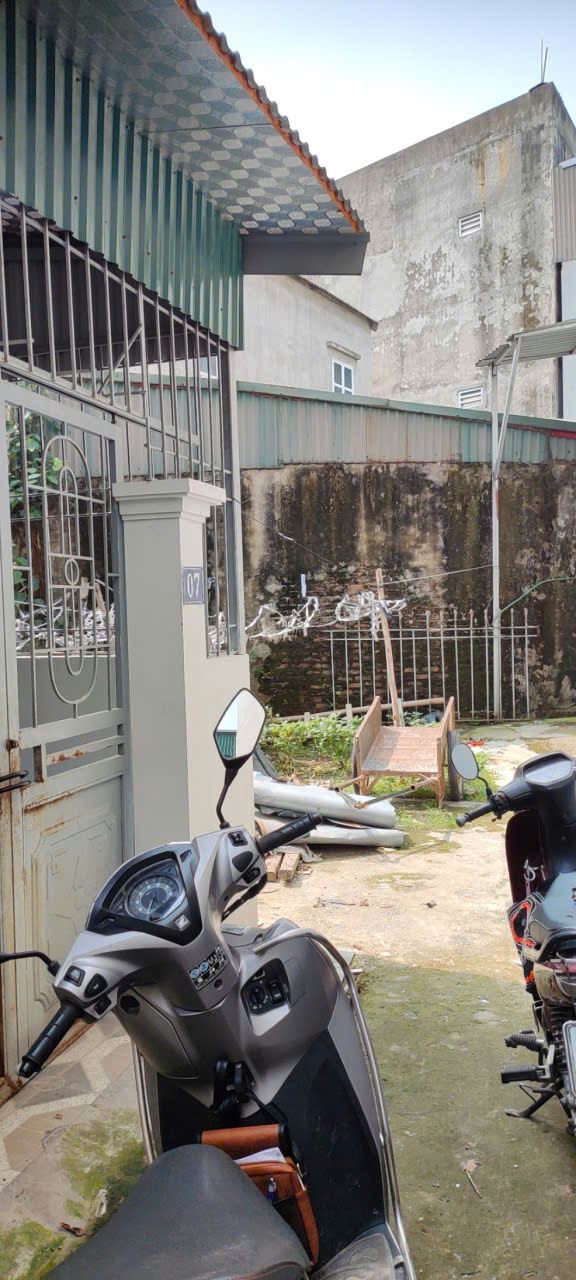  ???????????? BÁN ĐẤT TẶNG NHÀ 2 TẦNG , DÂN XÂY-GIÁ 4.999 TỶ - TIỆN ÍCH NGẬP TRÀN  ! 