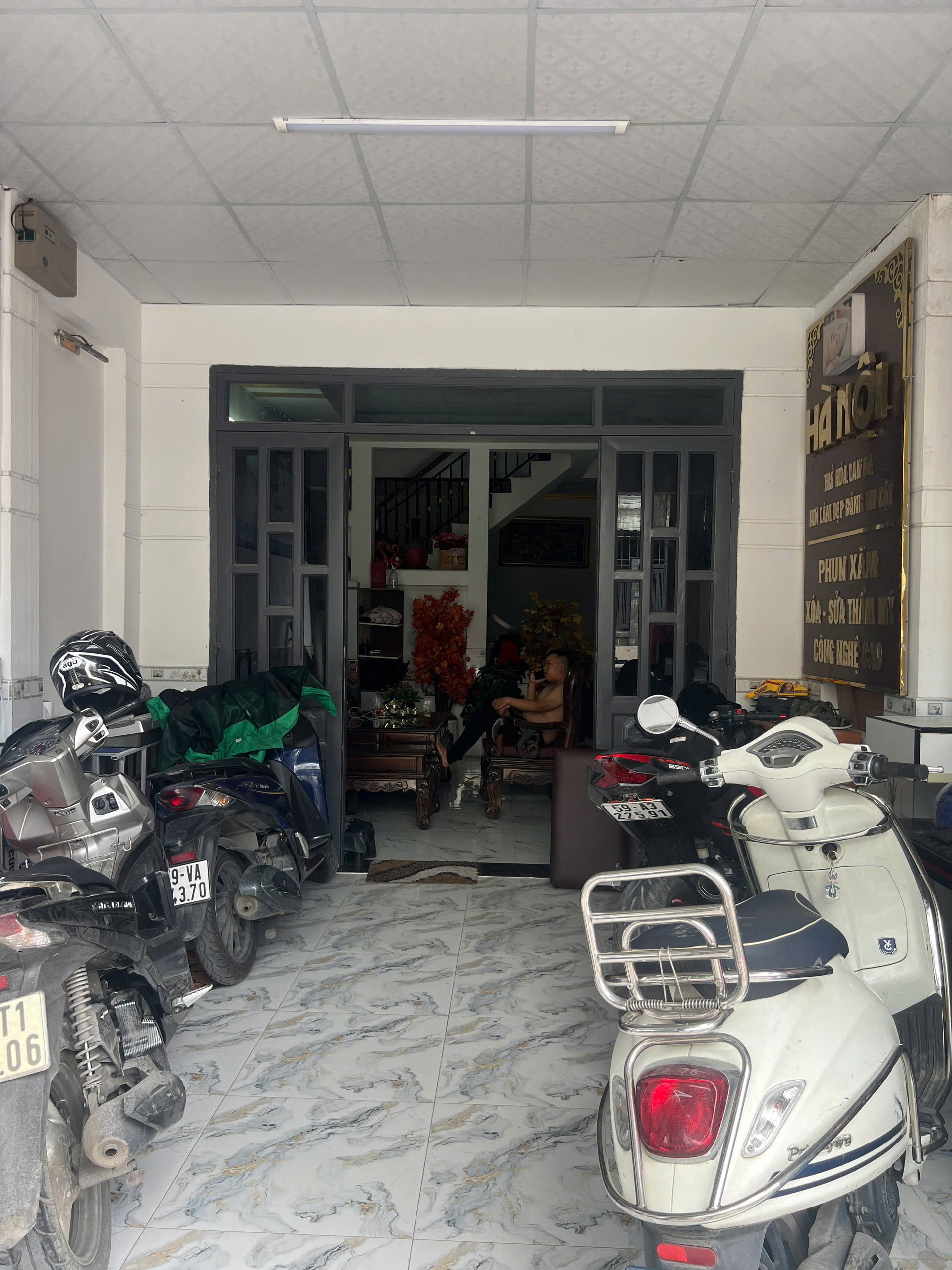  Bán nhà 2 Tầng Dĩ An,SHR,đường xe hơi thông thoáng,vừa ở vừa KINH DOANH tốt 