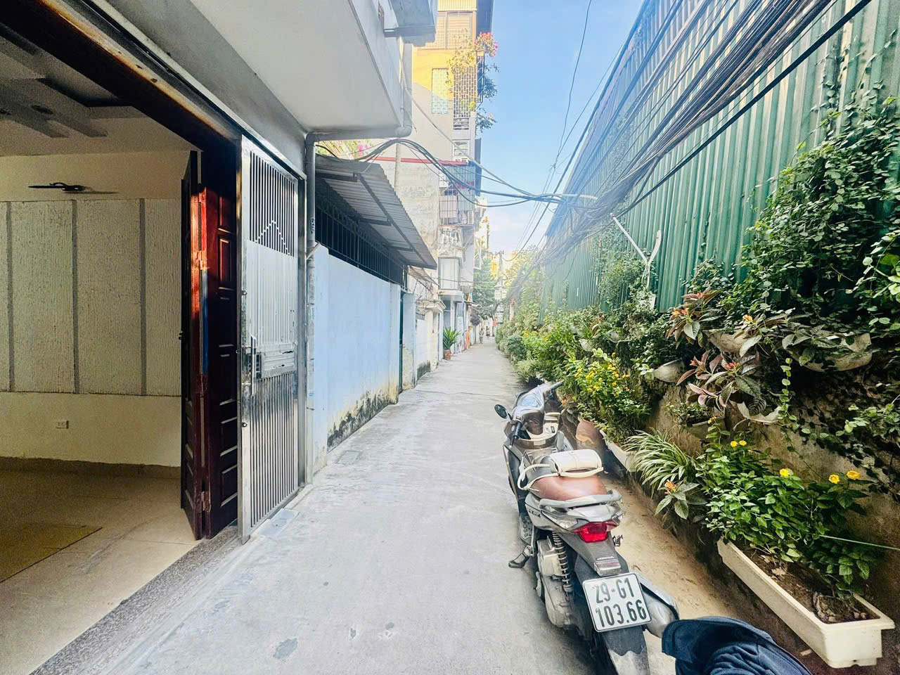  Bán nhà Phan Đình Giót ngõ thông gần phố, trước nhà 3,5m 