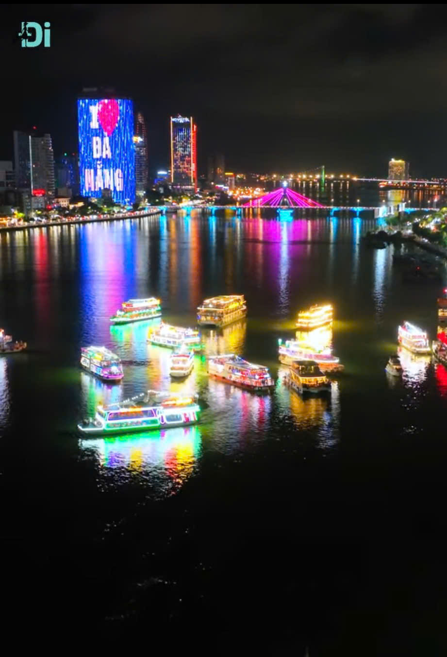  – Đất Nam Hoà Xuân, cạnh lô góc giao nhau hai đường 10,5m lề 5m, thông sang đảo kim cương và nối sophau minh mạng. 