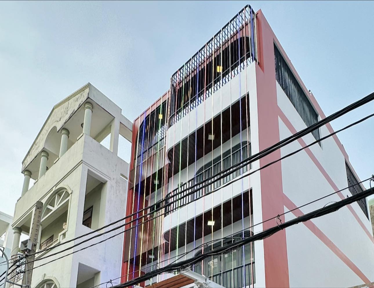  HIẾMCCMNSÁTGATÀUĐIỆNCẦUDIỄN,OTO,THANGMÁY,LÔGÓC,2THOÁNG,24P,105M2x7T,MT=11M,Giá18.8ty 