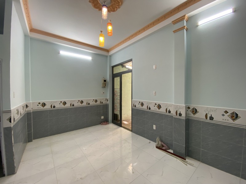  ♥ 2.25 tỷ Nhà gần đường Lý Thái Tổ, Ô tô đậu 40m, 2.5 tầng cứng cáp sạch đẹp 3PN 